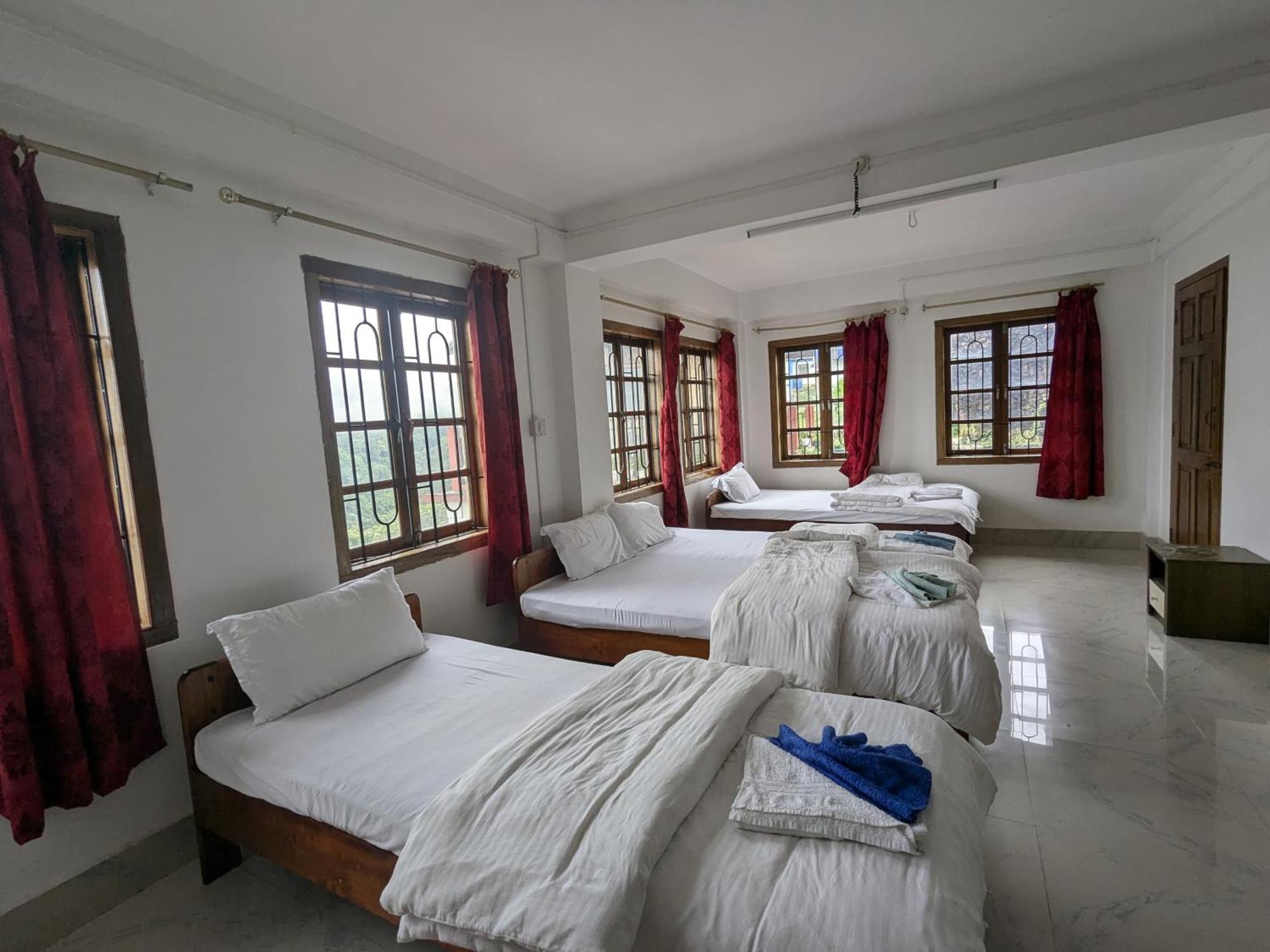 Dovipie Inn Kohima Exterior foto
